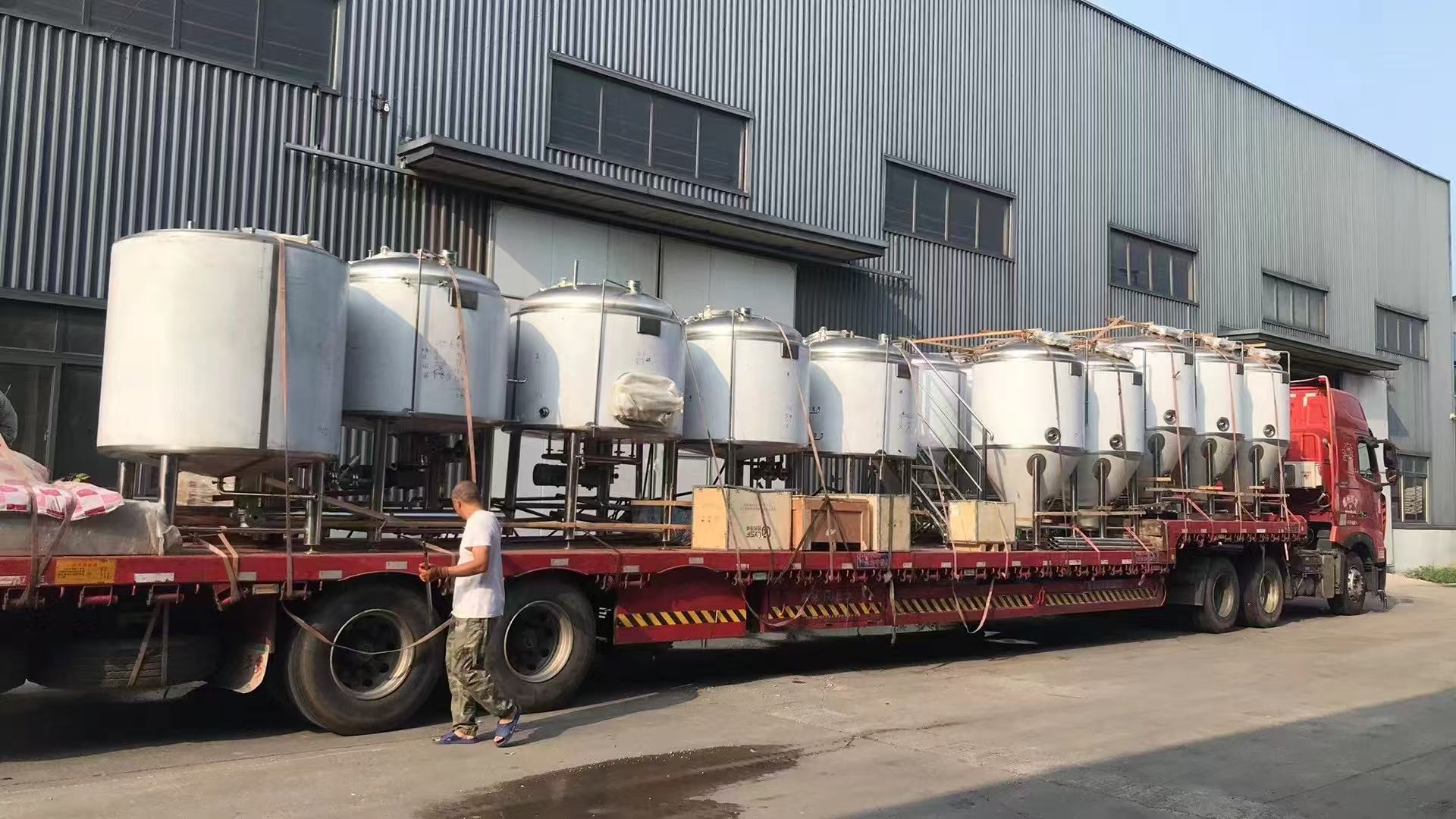 鄂州精酿啤酒设备厂—中小型精酿啤酒厂提供服务